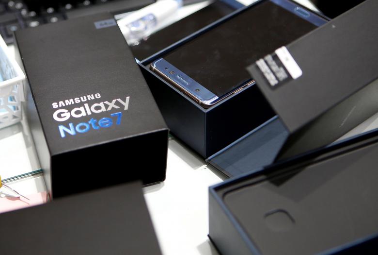 an exchanged samsung electronics 039 galaxy note 7 is seen at company 039 s headquarters in seoul south korea photo reuters