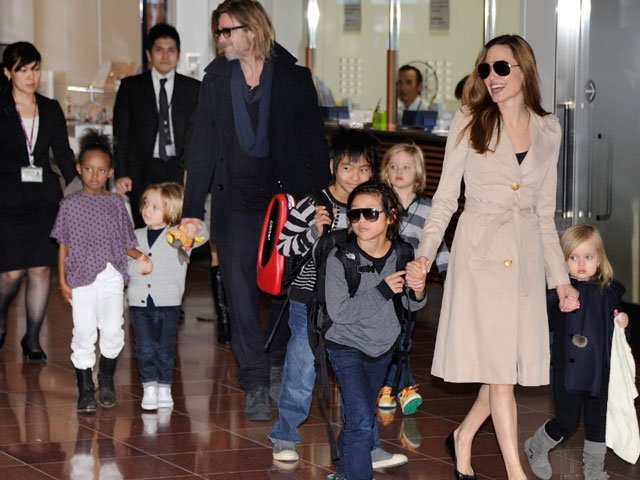 pitt refuses to pay jolie 100 000 in child support