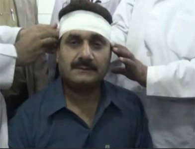 ppp leader shaukat basra injured assistant killed in bahawalnagar gunfight