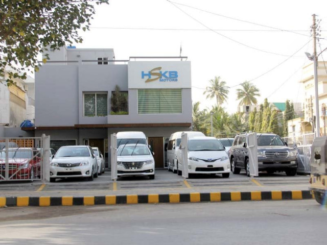 since traffic police vans keep patrolling khalid bin walid road car showrooms are complying with anti encroachment orders photo ayesha mir express since traffic police vans keep patrolling khalid bin walid road car showrooms are complying with anti encroachment orders photo ayesha mir express
