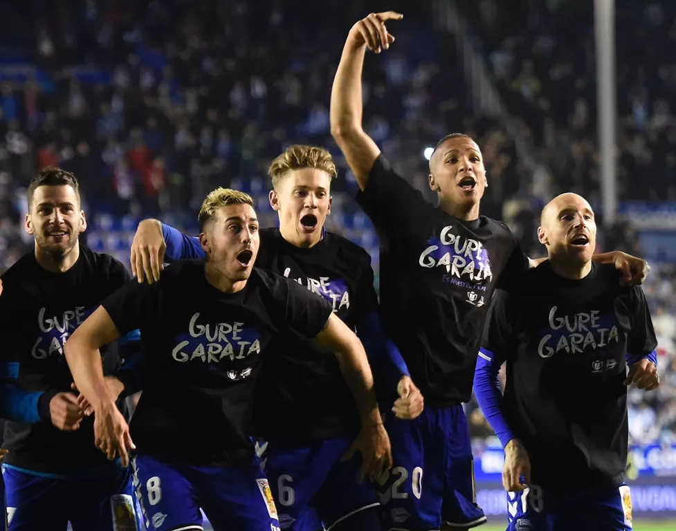 deportivo alaves players celebrate after winning at the mendizorroza stadium on february 8 2017 photo afp deportivo alaves players celebrate after winning at the mendizorroza stadium on february 8 2017 photo afp