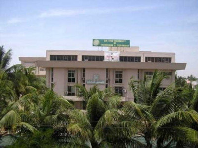 three wounded as rival student groups clash at sir syed university of engineering three wounded as rival student groups clash at sir syed university of engineering