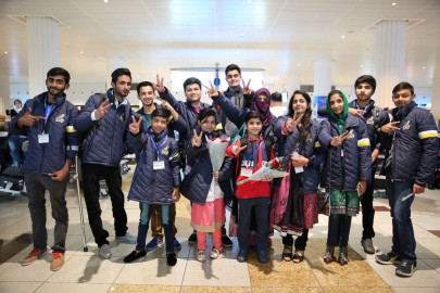 peshawar zalmi invite children from shaukat khanum to watch psl