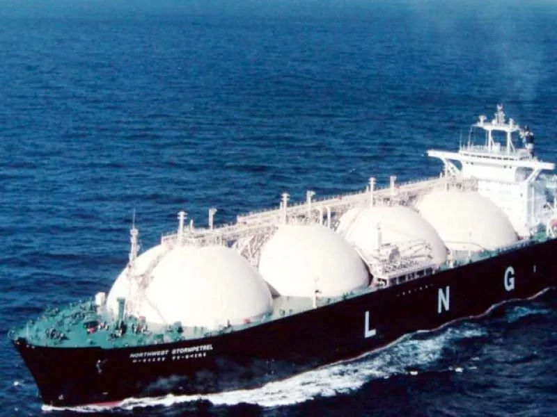 a russian company will lay a 1 100km long pipeline connecting lng terminals in karachi and lahore photo file a russian company will lay a 1 100km long pipeline connecting lng terminals in karachi and lahore photo file