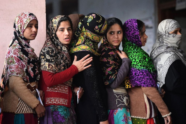 muslim women queue to cast their votes at a polling station in muzaffarnagar india 039 s uttar pradesh state on february 11 2017 photo afp muslim women queue to cast their votes at a polling station in muzaffarnagar india 039 s uttar pradesh state on february 11 2017 photo afp