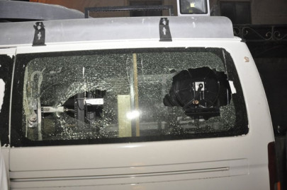 cameraman killed as samaa tv s van attacked in karachi