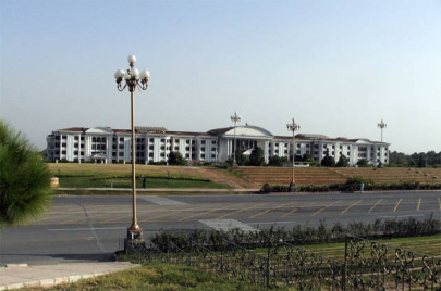 parliament lodges na panel irked over construction delays