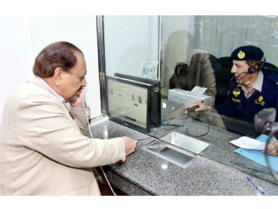 president mamnoon gets driving licence