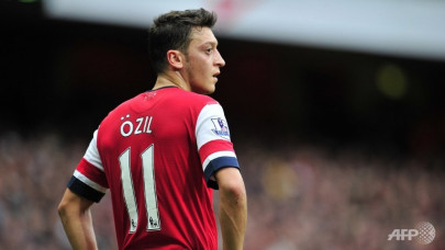 ozil s agent launches passionate defence of client