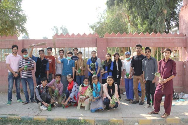 students launch cleanliness drive in streets of karachi