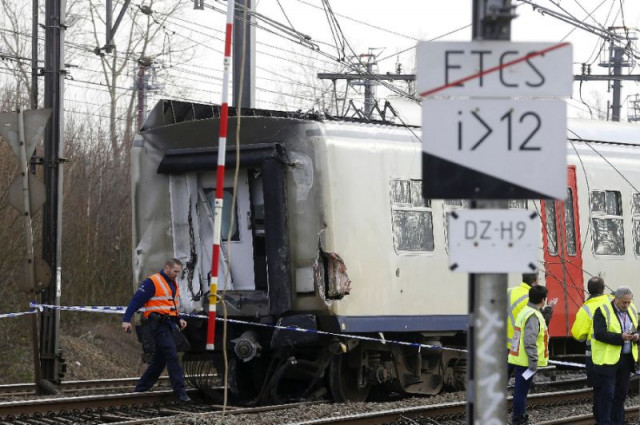 belgian authorities at the scene after a train derailed following its departure from louvain on february 18 2017 photo afp belgian authorities at the scene after a train derailed following its departure from louvain on february 18 2017 photo afp