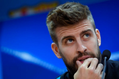 pique comes out in defence of under fire coach luis enrique pique comes out in defence of under fire coach luis enrique
