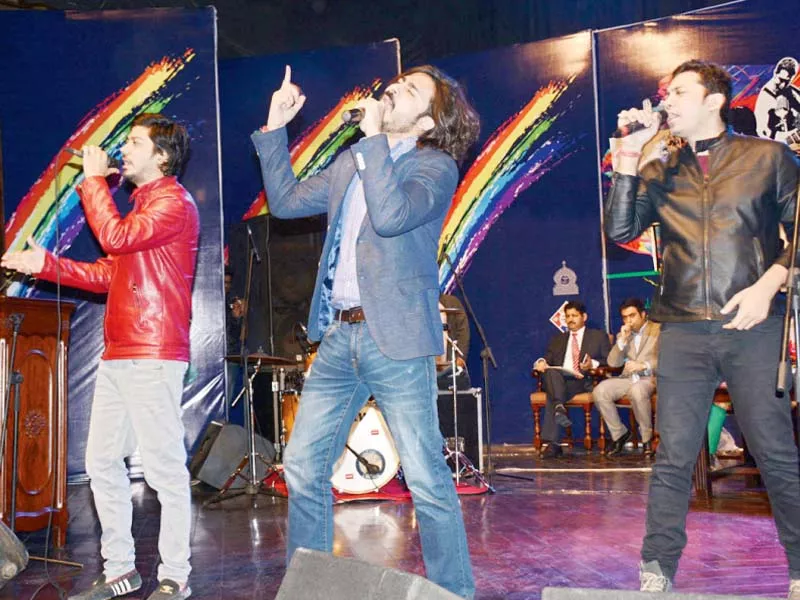 a band performs at the alhamra art centre photo online a band performs at the alhamra art centre photo online