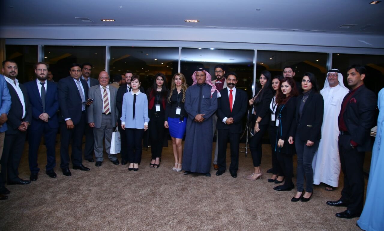 group photo of participants of the aspire world investments summit in dubai photo pr