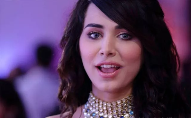 supermodel ayyan youtube screengrab supermodel ayyan youtube screengrab