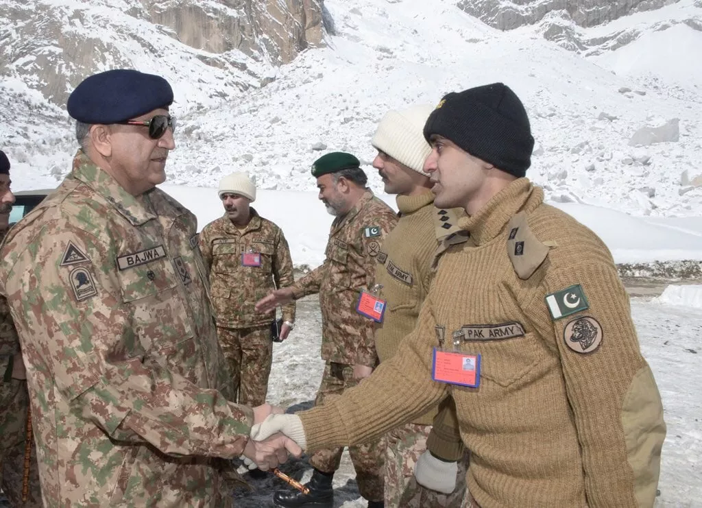 army chief meets troops deployed in siachen on thursday photo ispr army chief meets troops deployed in siachen on thursday photo ispr
