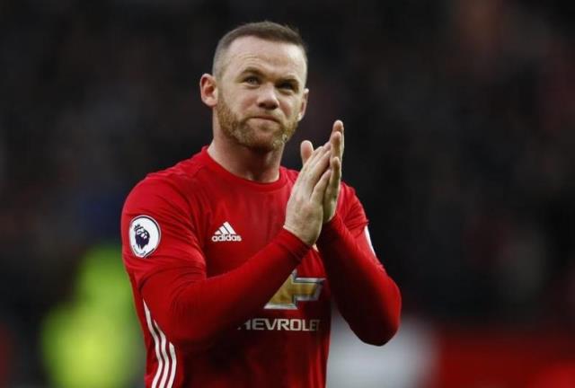 manchester united 039 s wayne rooney applauds the fans photo reuters