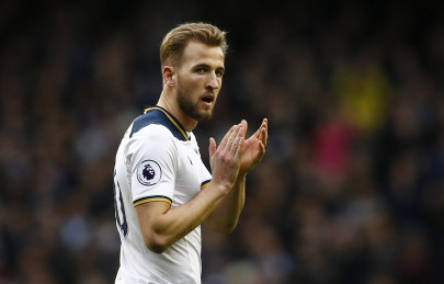 kane s hat trick fires spurs to second on league table