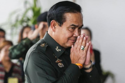 thai generals lead royal funeral pyre ceremony