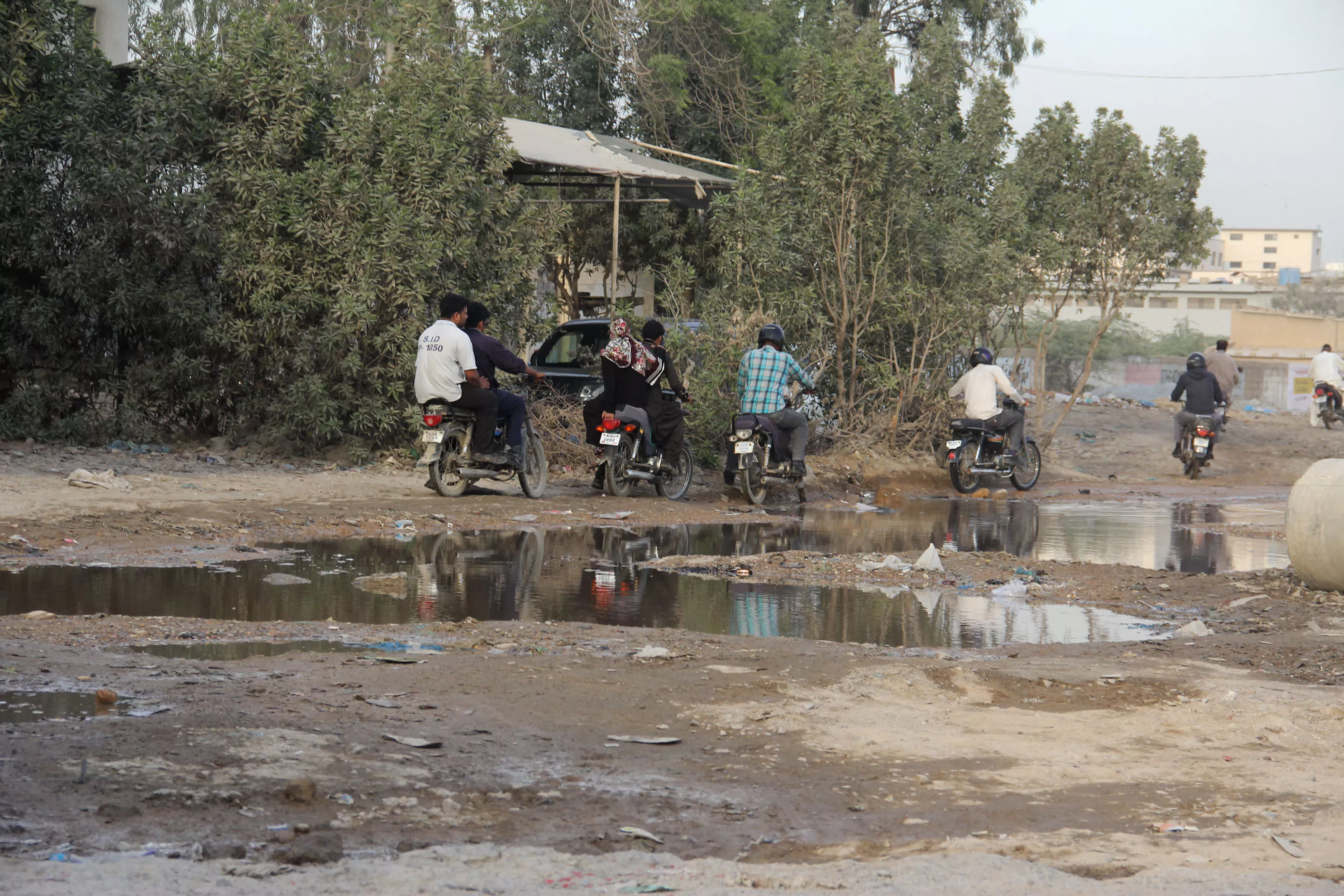 the roads in kornagi industrial area are always inundated with sewerage water photo ayesha mir express the roads in kornagi industrial area are always inundated with sewerage water photo ayesha mir express