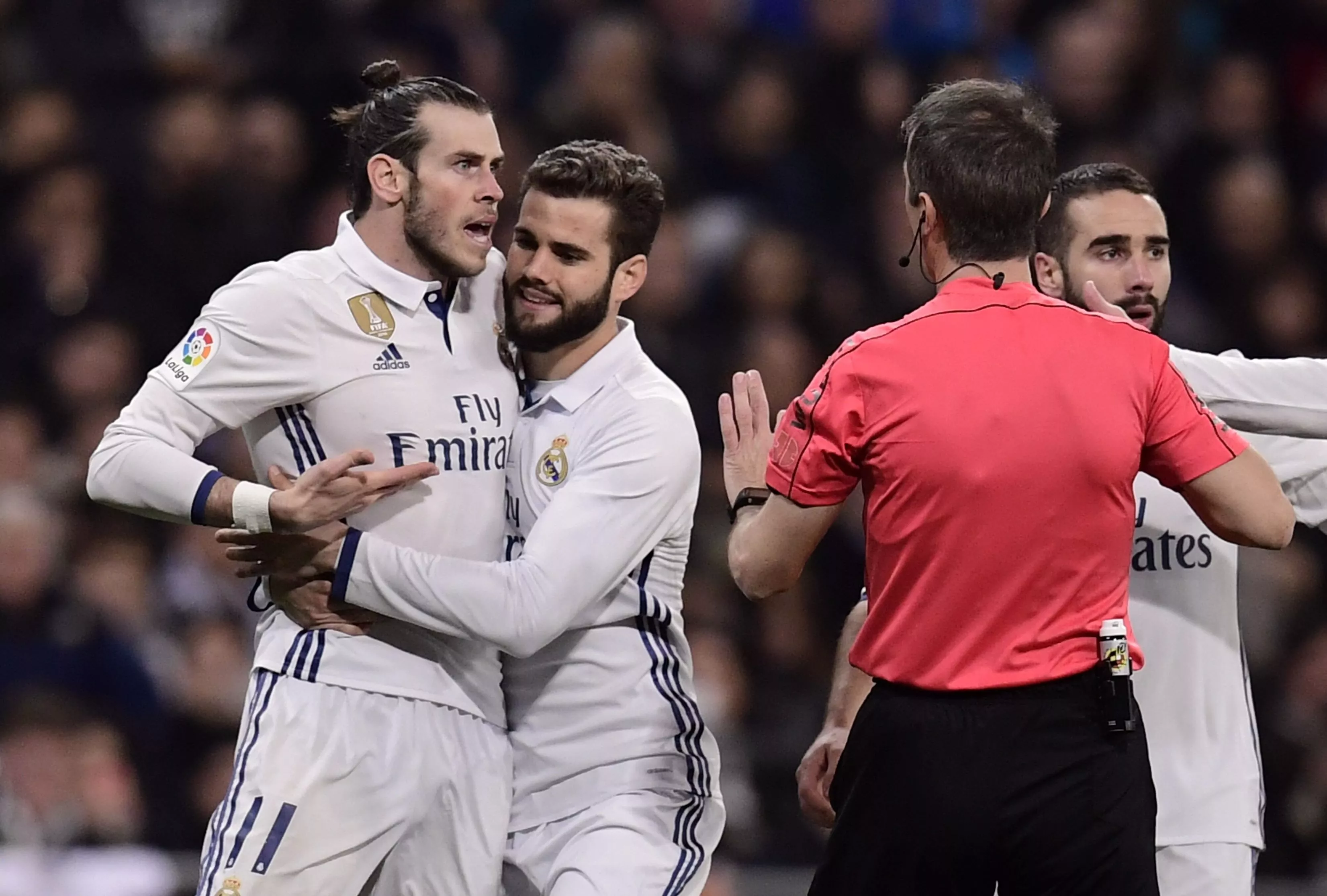 real madrid 039 s forward gareth bale l argues with the referee at the santiago bernabeu stadium in madrid on march 1 2017 photo afp real madrid 039 s forward gareth bale l argues with the referee at the santiago bernabeu stadium in madrid on march 1 2017 photo afp