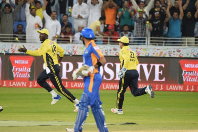 peshawar out to end play off curse against karachi