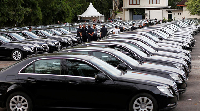 limousines parked outside a government tourism office in nusa dua ahead of king salman 039 s visit on the island of bali indonesia march 2 2017 photo reuters limousines parked outside a government tourism office in nusa dua ahead of king salman 039 s visit on the island of bali indonesia march 2 2017 photo reuters