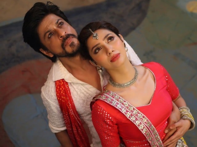 SRK and Mahira Khan in Raees. PHOTO: PUBLICITY