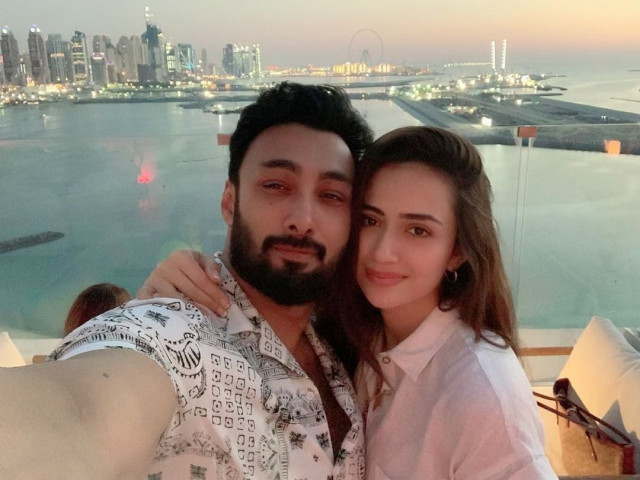 umair jaswal sana javed celebrate four months of marriage umair jaswal sana javed celebrate four months of marriage