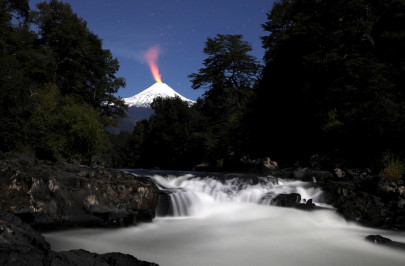 scientists debate the origin of water on earth