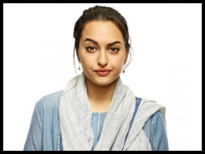 sonakshi sinha starrer noor s trailer is out and it s everything saba imtiaz hoped for