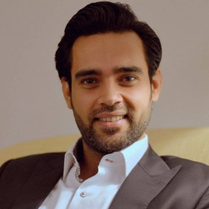 i m stepping away from controversial cinema says maalik star hassan niazi i m stepping away from controversial cinema says maalik star hassan niazi