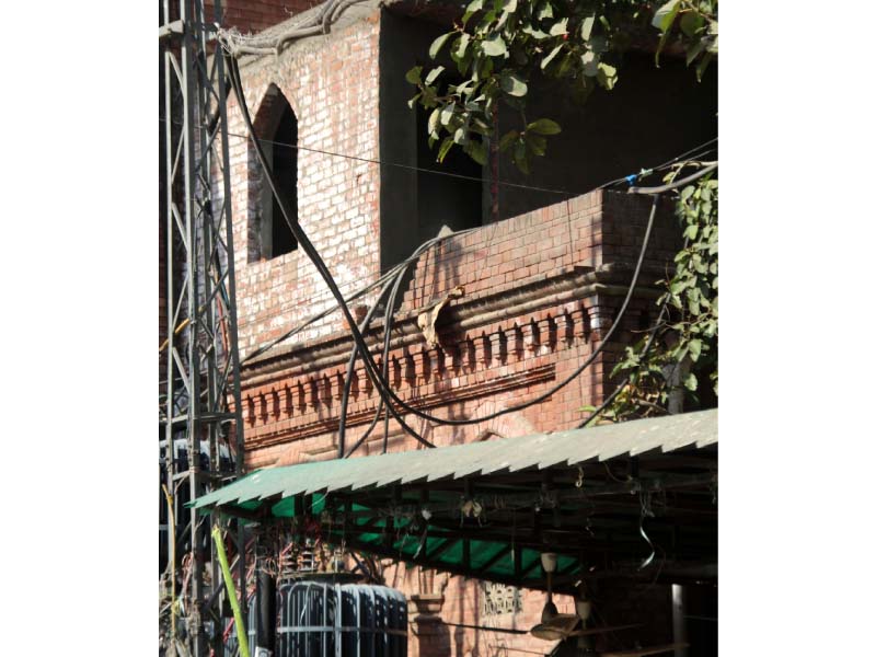 a new structure housing washrooms has been built on the rooftop photo express