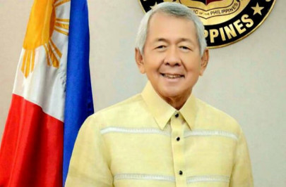 philippine foreign secretary dumped over us citizenship