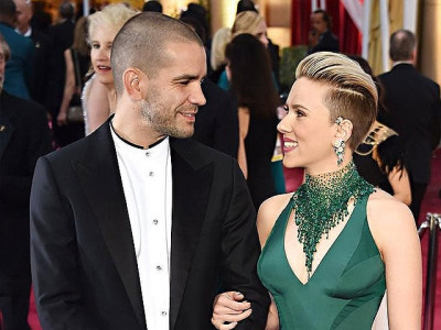 scarlett johansson files for divorce from french husband scarlett johansson files for divorce from french husband