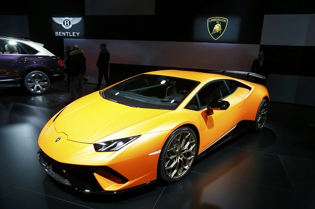 lamborghini already plans to bring a plug in hybrid version of the urus suv by 2020 photo reuters