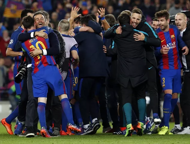 barcelona 039 s coach luis enrique 2l celebrates with barcelona 039 s argentinian forward lionel messi l beside the rest of their team at the end of the uefa champions league round of 16 second leg football match fc barcelona vs paris saint germain fc at the camp nou stadium in barcelona on march 8 2017 photo afp barcelona 039 s coach luis enrique 2l celebrates with barcelona 039 s argentinian forward lionel messi l beside the rest of their team at the end of the uefa champions league round of 16 second leg football match fc barcelona vs paris saint germain fc at the camp nou stadium in barcelona on march 8 2017 photo afp