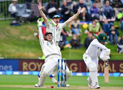 south africa stumble against nz as rain hovers