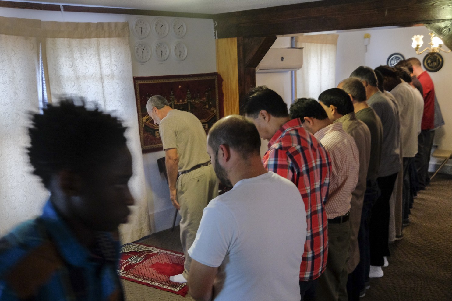 muslim men hold friday prayers in a temporary worshiping place on september 9 2016 in culpeper photo courtesy the washington post