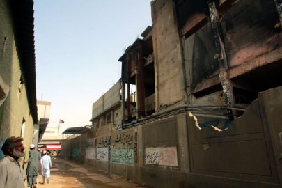 700 workers left jobless after landhi fire 700 workers left jobless after landhi fire