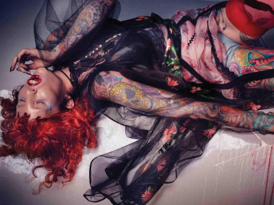 model with cat eye syndrome graces inspirational photo shoot