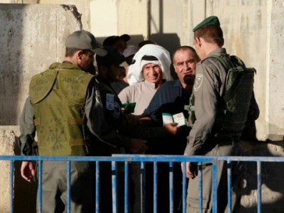 israel closes palestinian map bureau arrests head