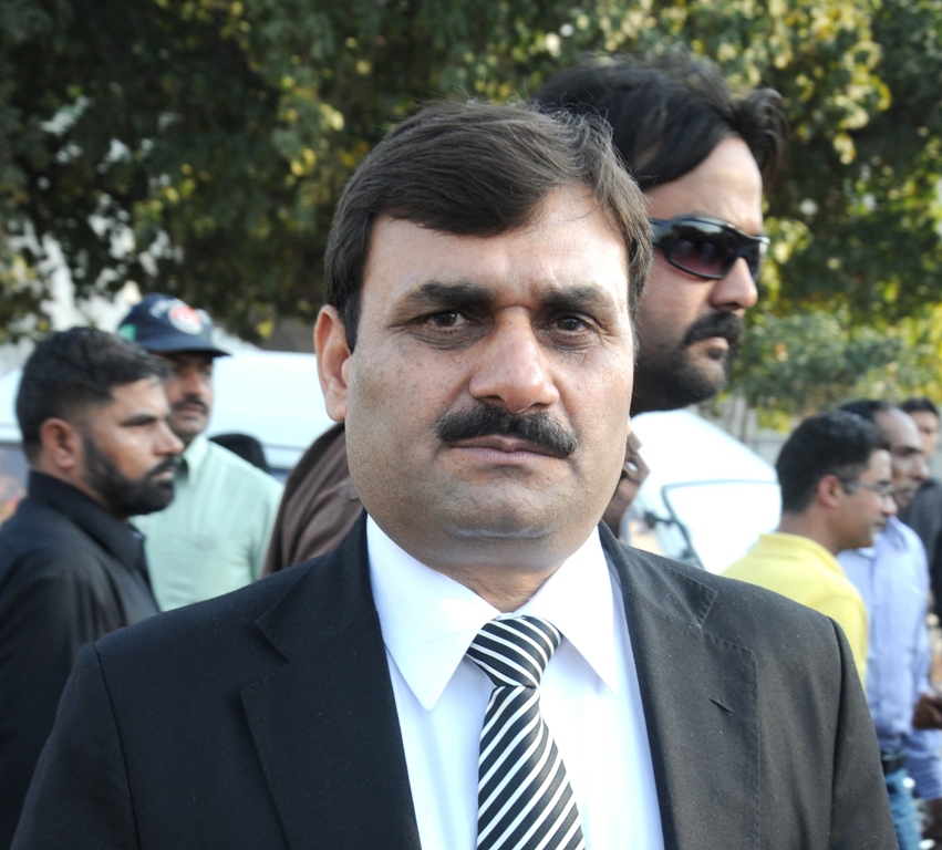 ppp mpa shaukat basra photo waseem niaz