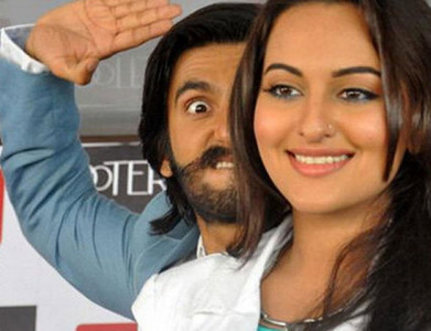 celebrity photobombs that ll crack you up celebrity photobombs that ll crack you up