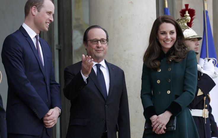 french president francois hollande welcomes britain 039 s catherine the duchess of cambridge and prince william as they arrive for a meeting at the elysee palace in paris france march 17 2017 photo reuters