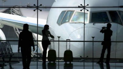 airport travelers friends afar airport travelers friends afar