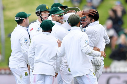 2nd test south africa down new zealand in three days