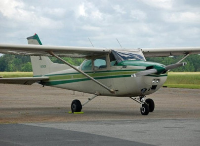 planes collide over canada shopping mall killing one