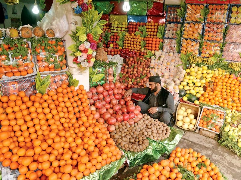 torkham border controls drive fruit vendors to the edge