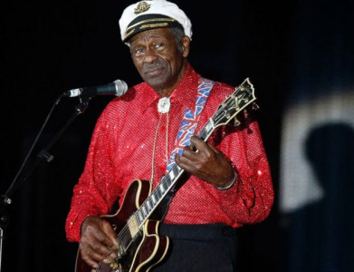 rock n roll pioneer chuck berry dead at 90